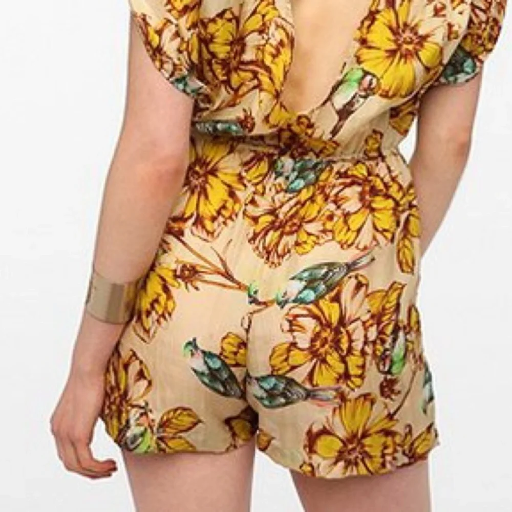 SILK✨Smith Cutout Back Tropical Romper